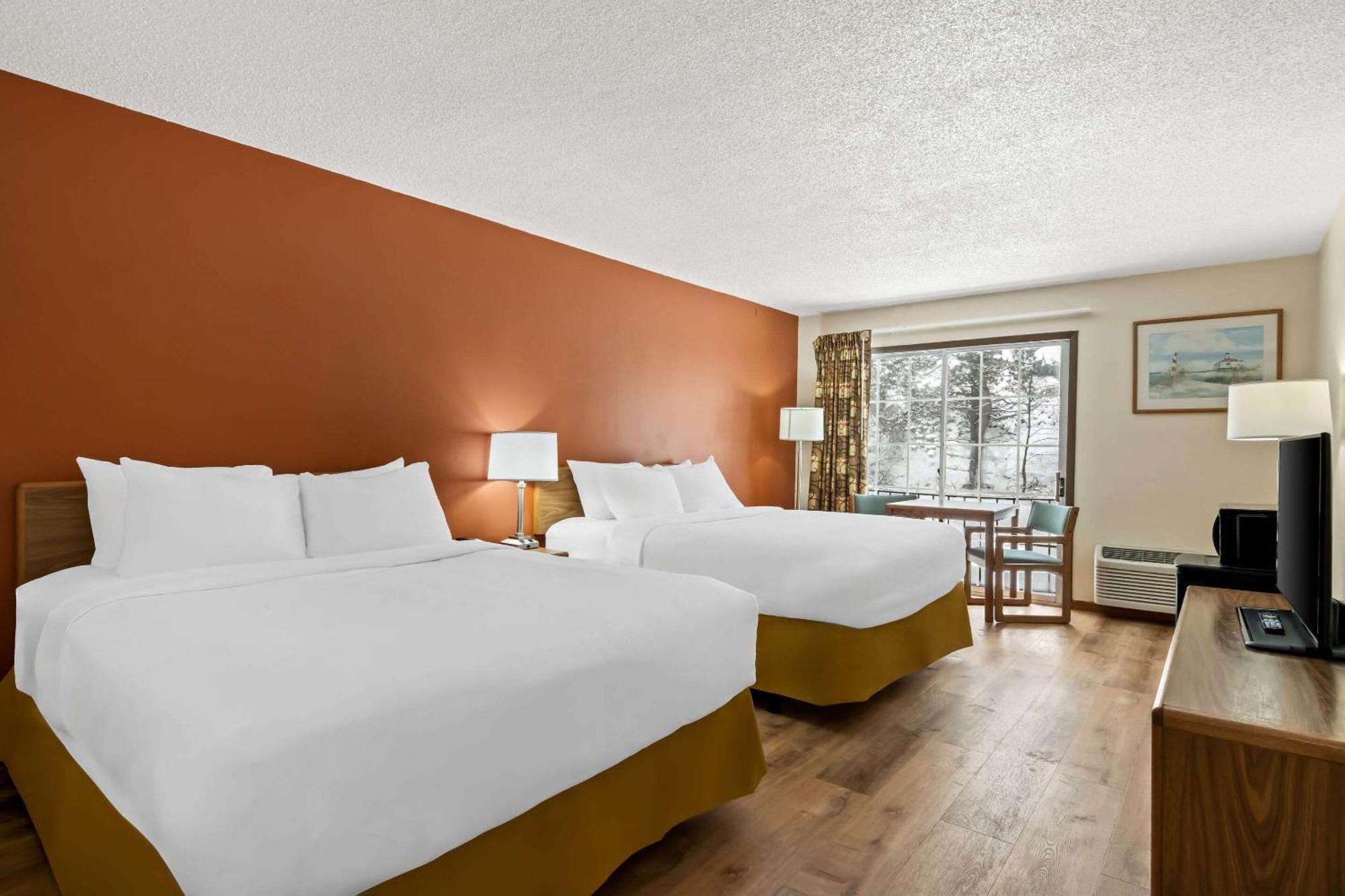 Econo Lodge Manistee Eksteriør bilde
